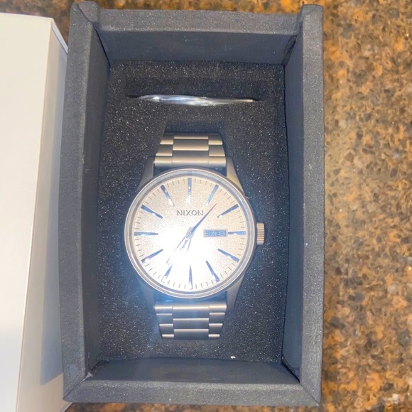 Dark Steel Nixon SS Watch Men’s - Picture 1 of 2